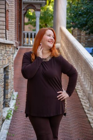 ΜΠΛΟΥΖΑ ΜΕ ΠΑΓΙΕΤΑ ΣΤΟ ΝΤΕΚΟΛΤΕ ΚΑΙ ΣΤΑ ΠΛΑΙΝΑ